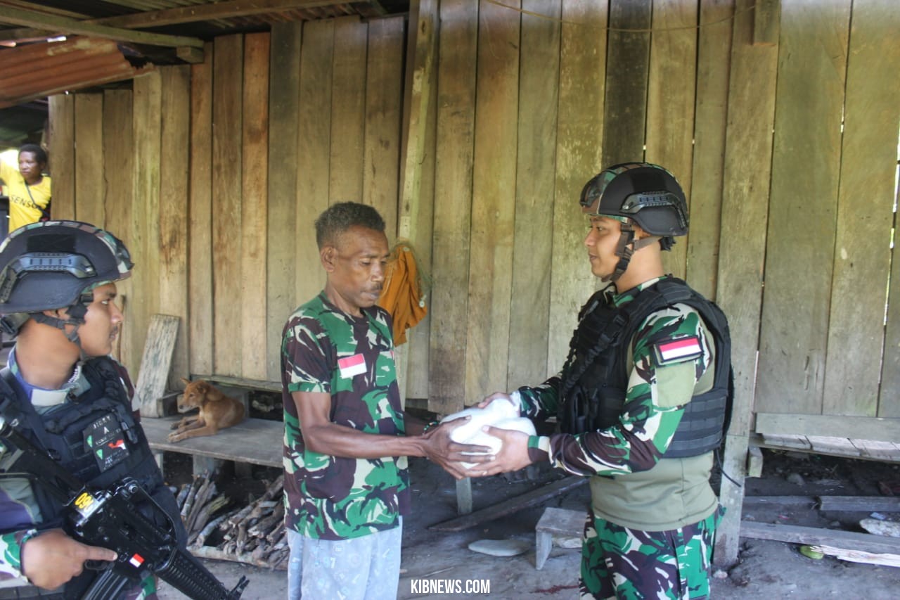 Momen Idul Fitri 1444H Dimanfaatkan Satgas Yonif 132/BS Berbagi Dengan Masyarakat Papua